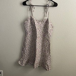 FLORAL MINI DRESS NWT NBW